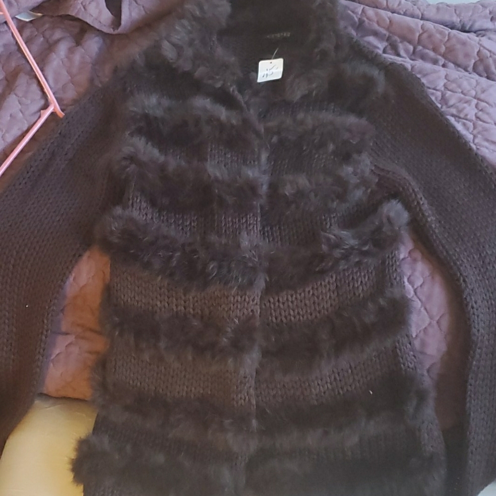 brown Sweater w faux fur